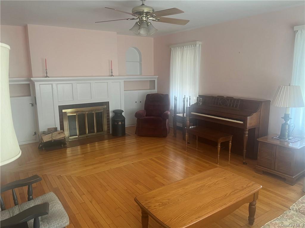 1410 4 Bedroom Cape Cod Elliott & Pomeroy Real Estate